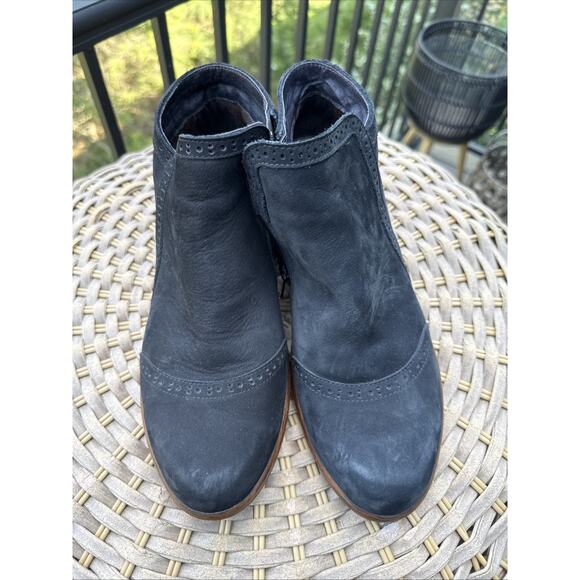 Naot Nefasi Womens Black Velvet Nubuck Side Zip Ankle Boots Size 41 US 10 - Picture 3 of 16